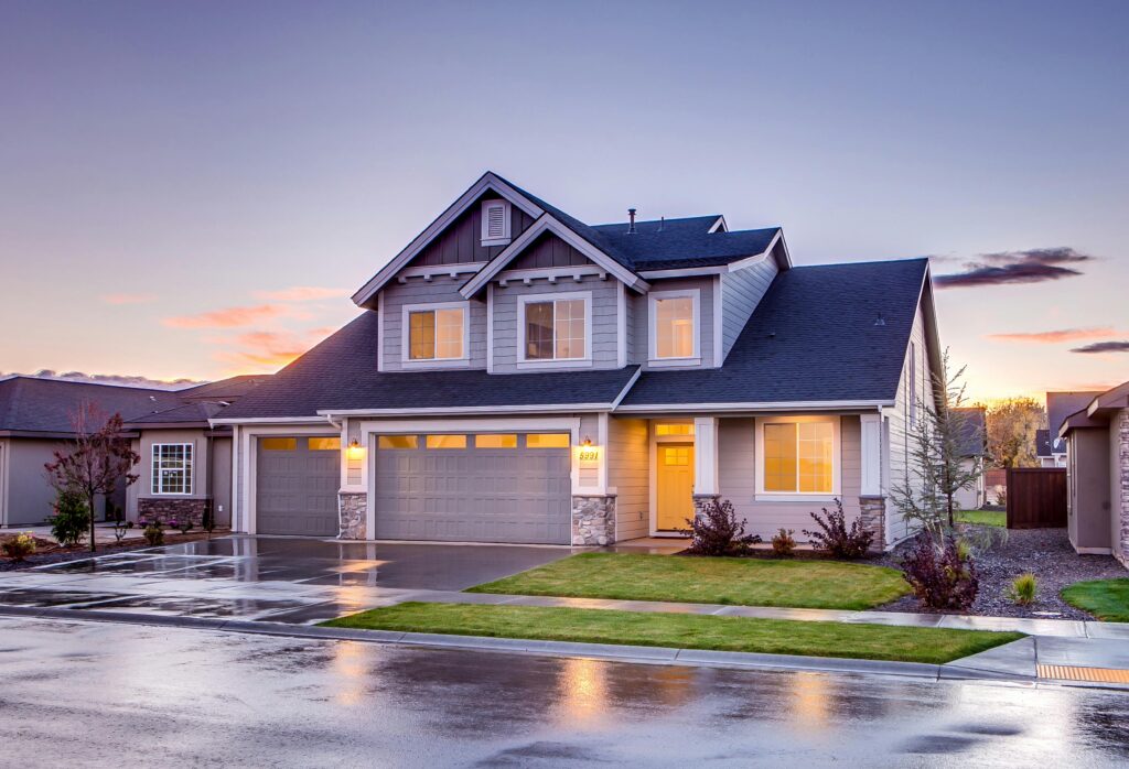 Photo of a charming house in Vancouver, WA, showcasing a well-maintained exterior with a neatly landscaped yard. The image highlights the inviting front entrance and residential neighborhood, reflecting a welcoming atmosphere for a local moving company's services.